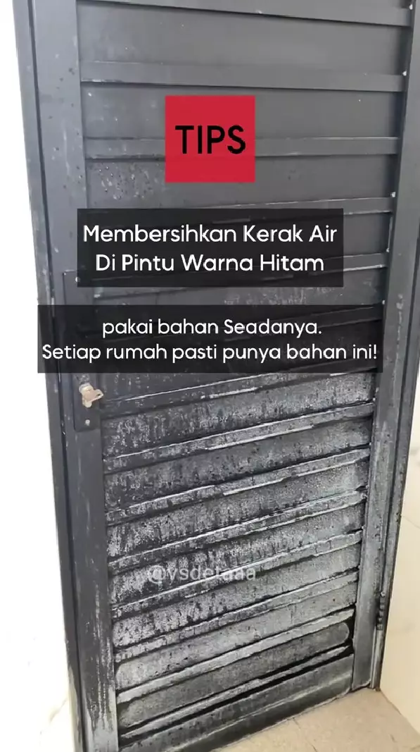 enyahkan kerak di pintu kamar mandi © TikTok enyahkan kerak di pintu kamar mandi © TikTok