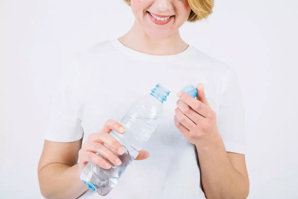 kadaluarsa di botol air mineral © 2025 brilio.net