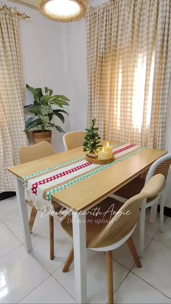 rumah dari luar tampak kumuh  © 2024 TikTok