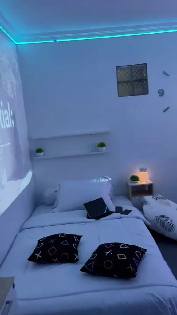 rumah jelek tapi kamar mewah bak apartemen © 2024 TikTok