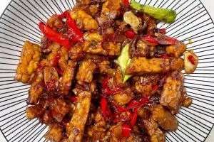 Resep tempe orek pedas manis, menu sahur simpel, lezat, dan bergizi