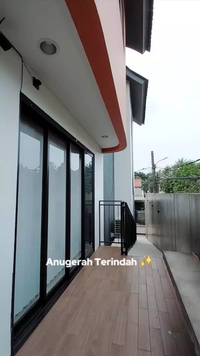rumah rawan banjir direnovasi antibanjir © 2025 Instagram