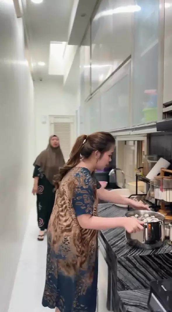 area masak Melvina Husyanti gang senggol © Instagram area masak Melvina Husyanti gang senggol © Instagram