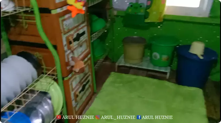 rumah warna full hijau © 2024 YouTube