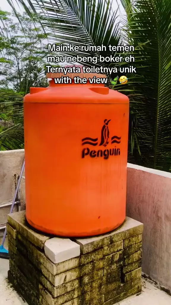 potret kamar mandi menyatu dengan alam  berbagai sumber