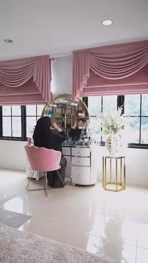 Tasyi Athasyia renovasi kamar jadi mewah © Instagram Tasyi Athasyia renovasi kamar jadi mewah © Instagram