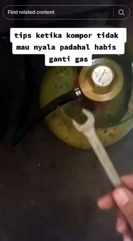 trik atasi tabung gas mampet yang bikin api kompor tak menyala © TikTok trik atasi tabung gas mampet yang bikin api kompor tak menyala © TikTok