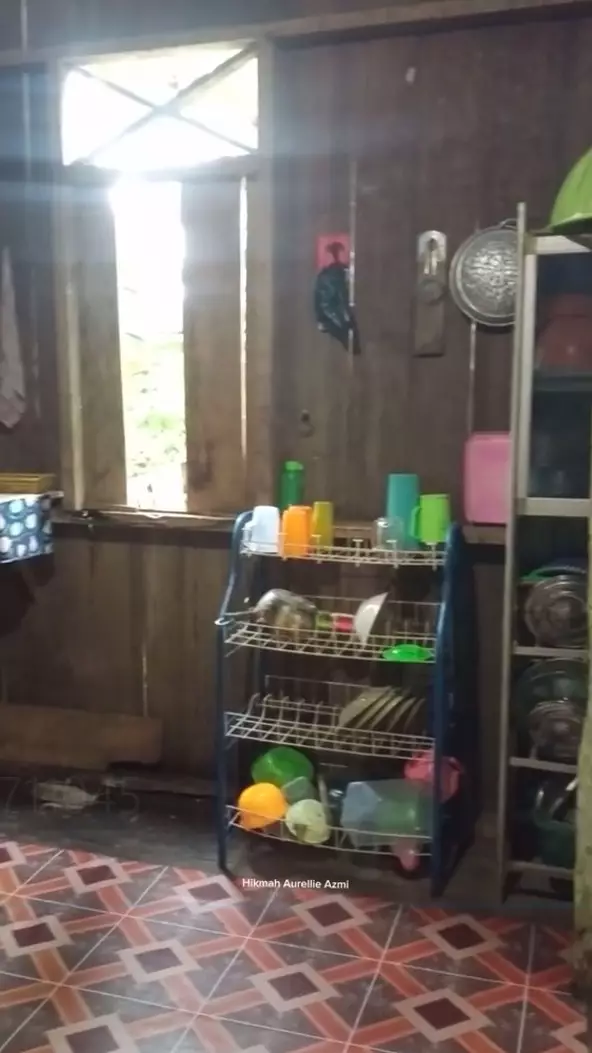 Emak emak makeover dapur buluk © TikTok Emak emak makeover dapur buluk © TikTok