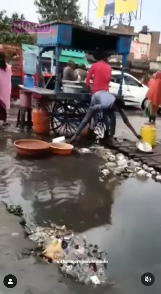 Cara cuci piring pedagang kaki lima di India © Instagram Cara cuci piring pedagang kaki lima di India © Instagram