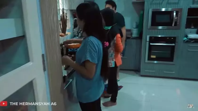 hunian orang tua Anang di Bandung © YouTube hunian orang tua Anang di Bandung © YouTube
