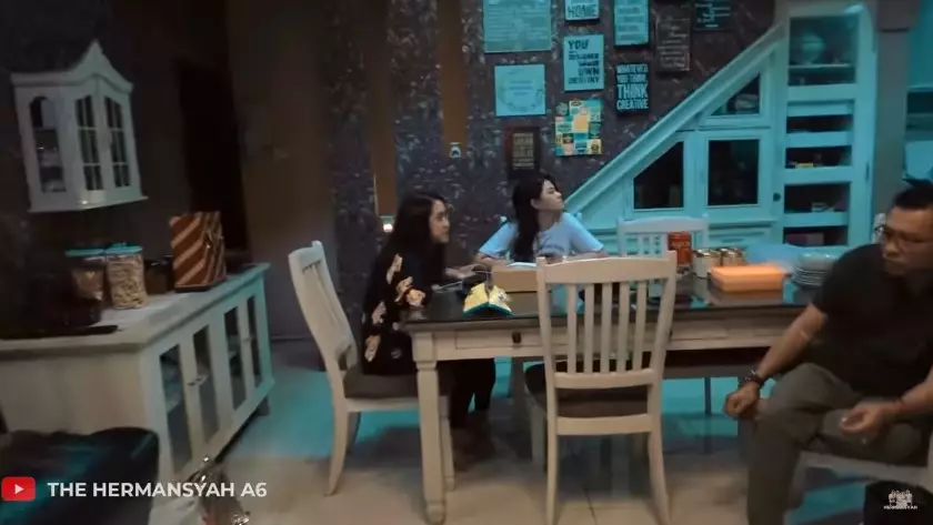 hunian orang tua Anang di Bandung © YouTube hunian orang tua Anang di Bandung © YouTube