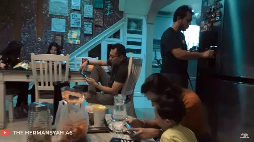hunian orang tua Anang di Bandung © YouTube hunian orang tua Anang di Bandung © YouTube