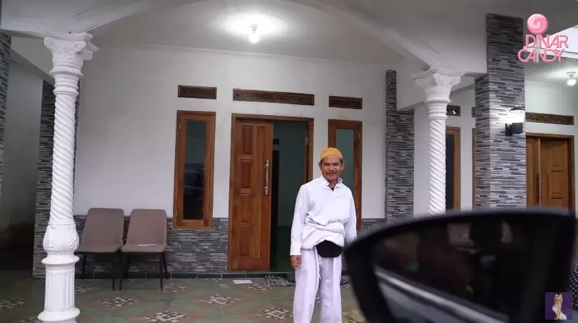 hunian Dinar Candy di kampung mepet sawah © YouTube