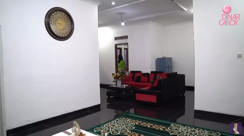 hunian Dinar Candy di kampung mepet sawah © YouTube