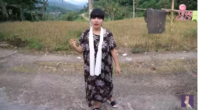 hunian Dinar Candy di kampung mepet sawah © YouTube