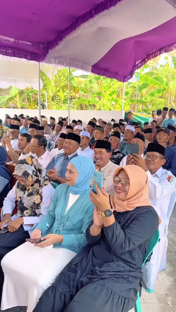 Shandy Purnamasari resmikan masjid © Instagram