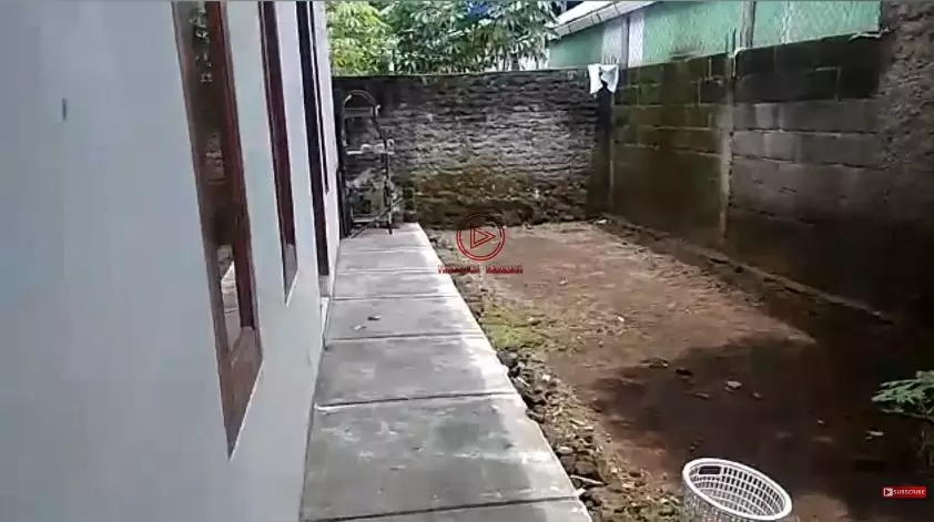 Rumah ibunda Nike Ardilla kosong © YouTube