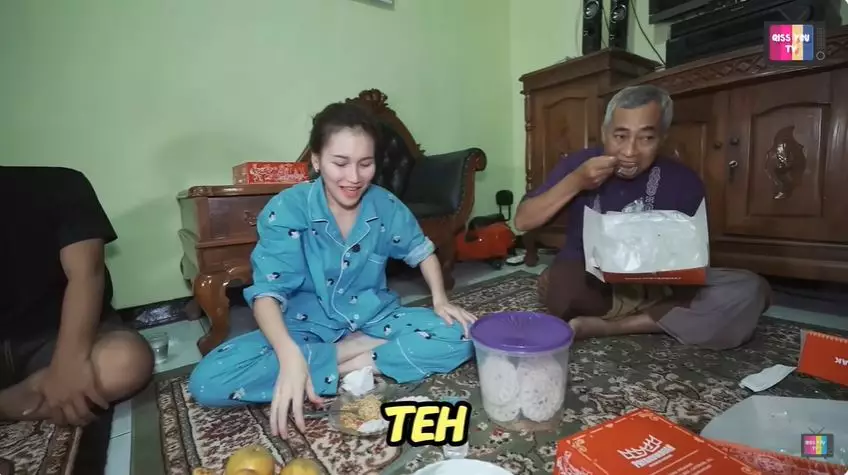 ayu ting ting numpang sahur ke tetangga © 2025 YouTube