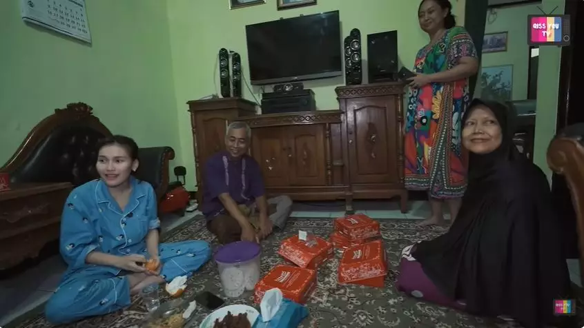 ayu ting ting numpang sahur ke tetangga © 2025 YouTube