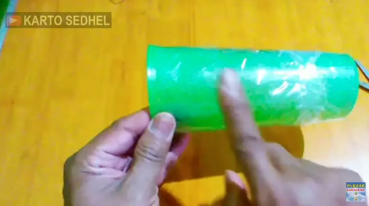 bersihin pecahan piring kacaa © 2024 brilio.net