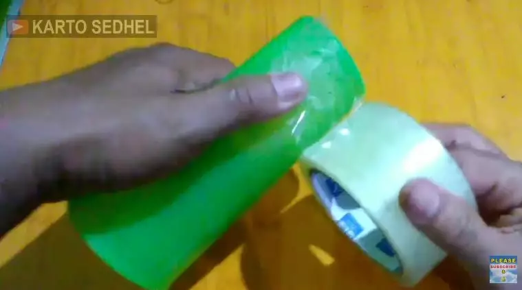 bersihin pecahan piring kacaa © 2024 brilio.net