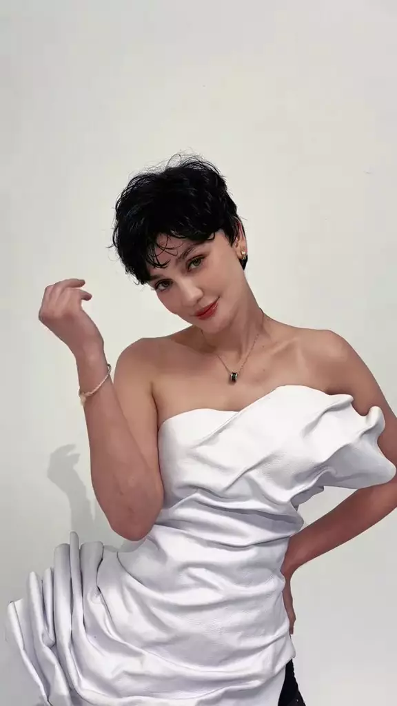 luna maya potong bondol © 2025 brilio.net