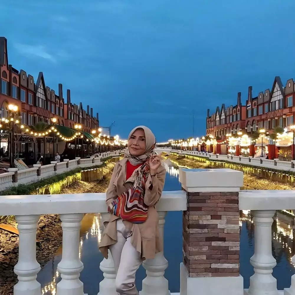 potret terbaru gadis rambut curly © instagram