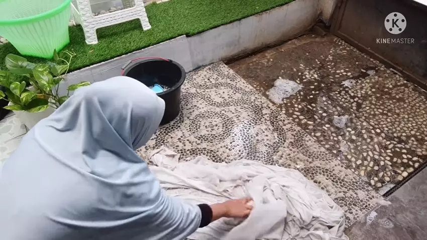 Cara bersihkan gorden yang dekil dengan 3 bahan dapur © YouTube