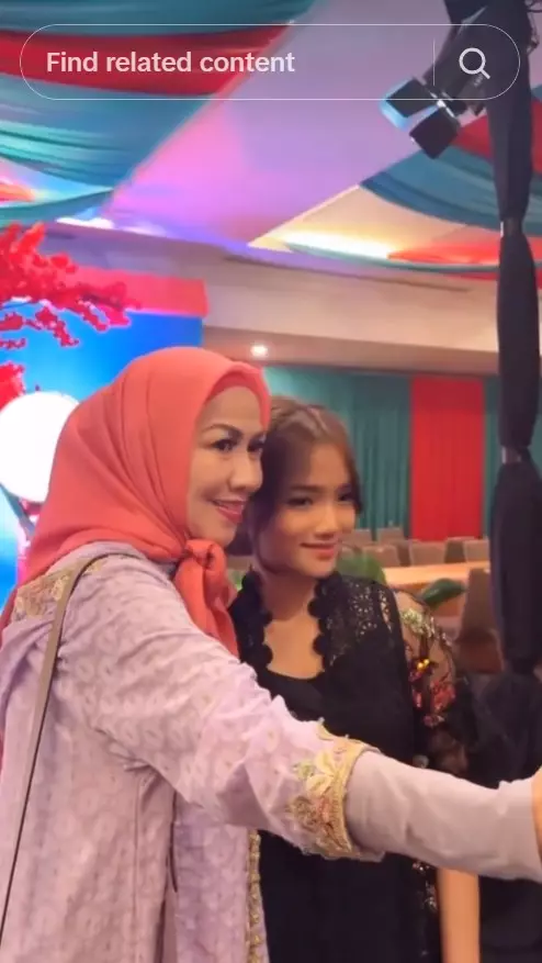 Fuji buka puasa bareng keluarga Verrell © berbagai sumber