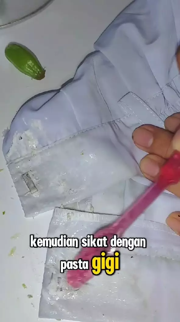 Trik jitu hilangkan noda karat di pakaian © Facebook