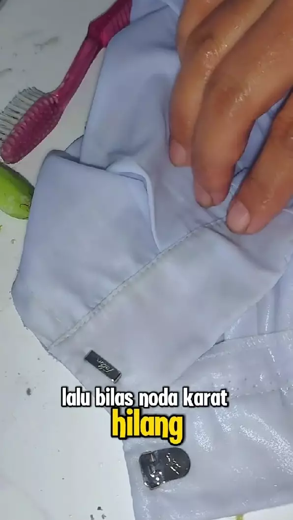 Trik jitu hilangkan noda karat di pakaian © Facebook