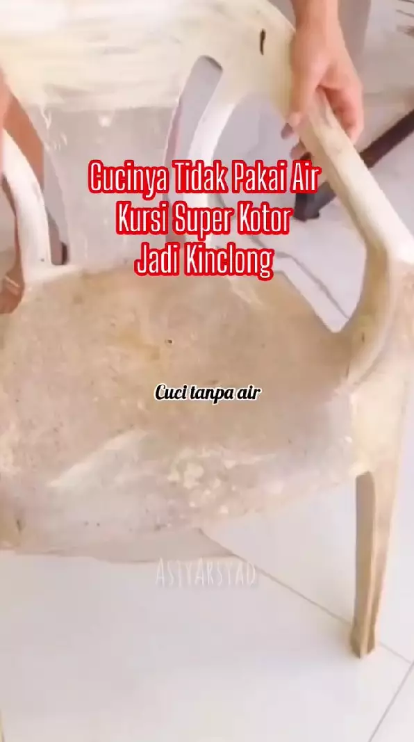 Trik bersihkan kursi plastik super kotor © Facebook Trik bersihkan kursi plastik super kotor © Facebook