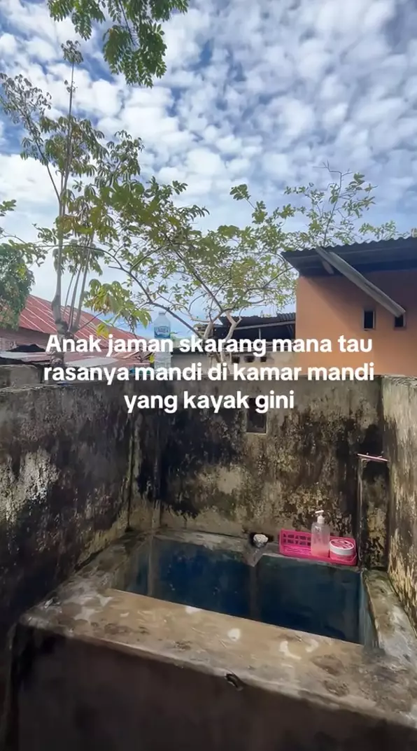 Penampakan kamar mandi jadul di kampung © TikTok