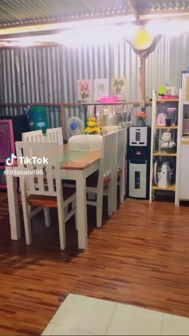 dapur dinding seng tanpa kitchen set © TikTok