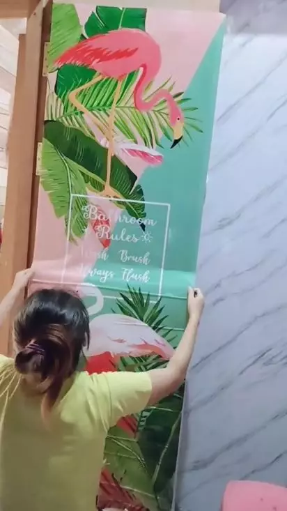 Makeover kamar mandi berdinding kayu © 2023 brilio.net Makeover kamar mandi berdinding kayu © 2023 brilio.net