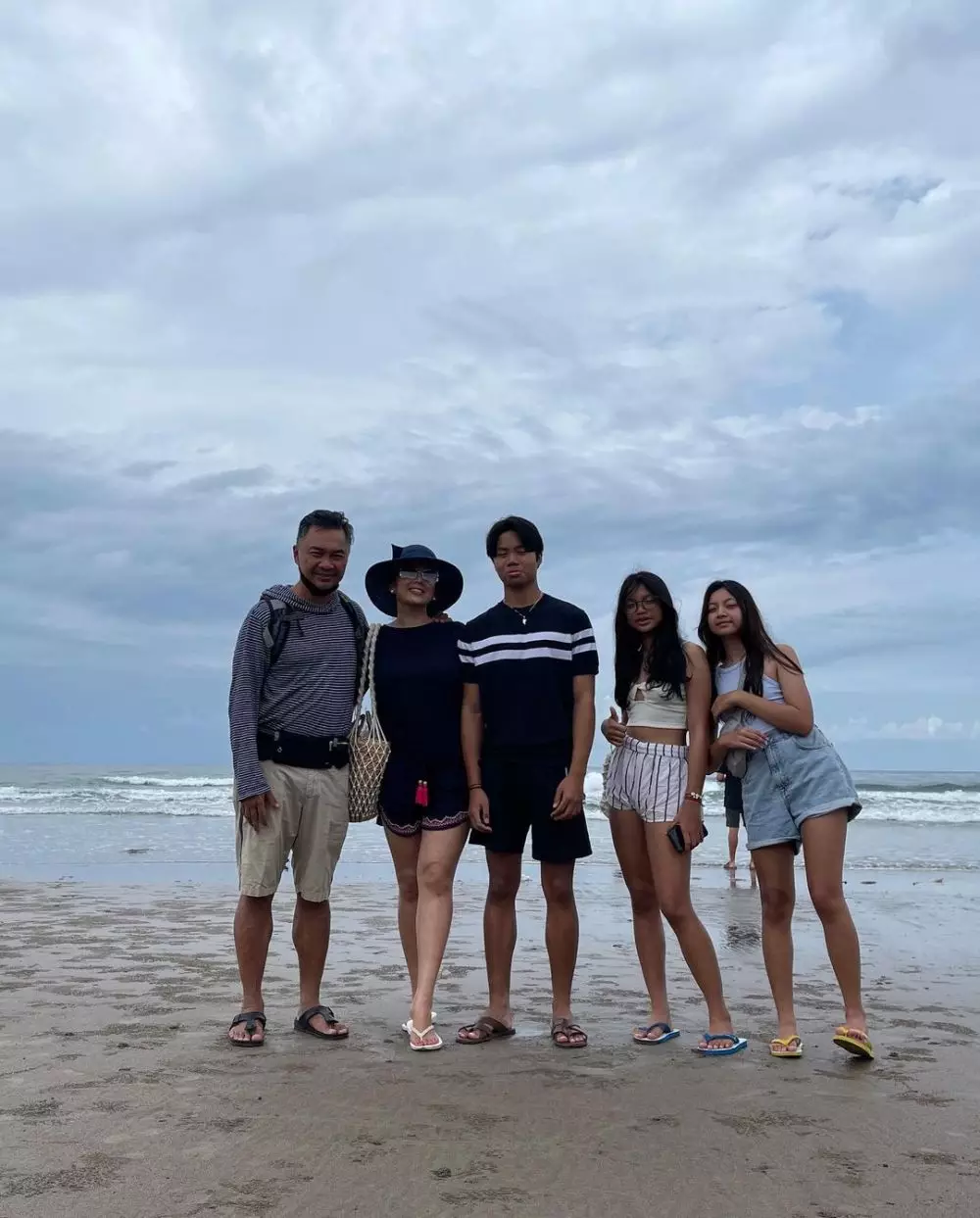 transformasi model iklan sabun pembersih wajah era 90-an © berbagai sumber