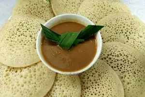 Resep serabi kuah kinca khas Indonesia yang enak dan praktis