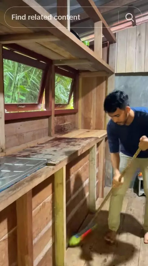 pria ini makeover dapur kayu istri © TikTok