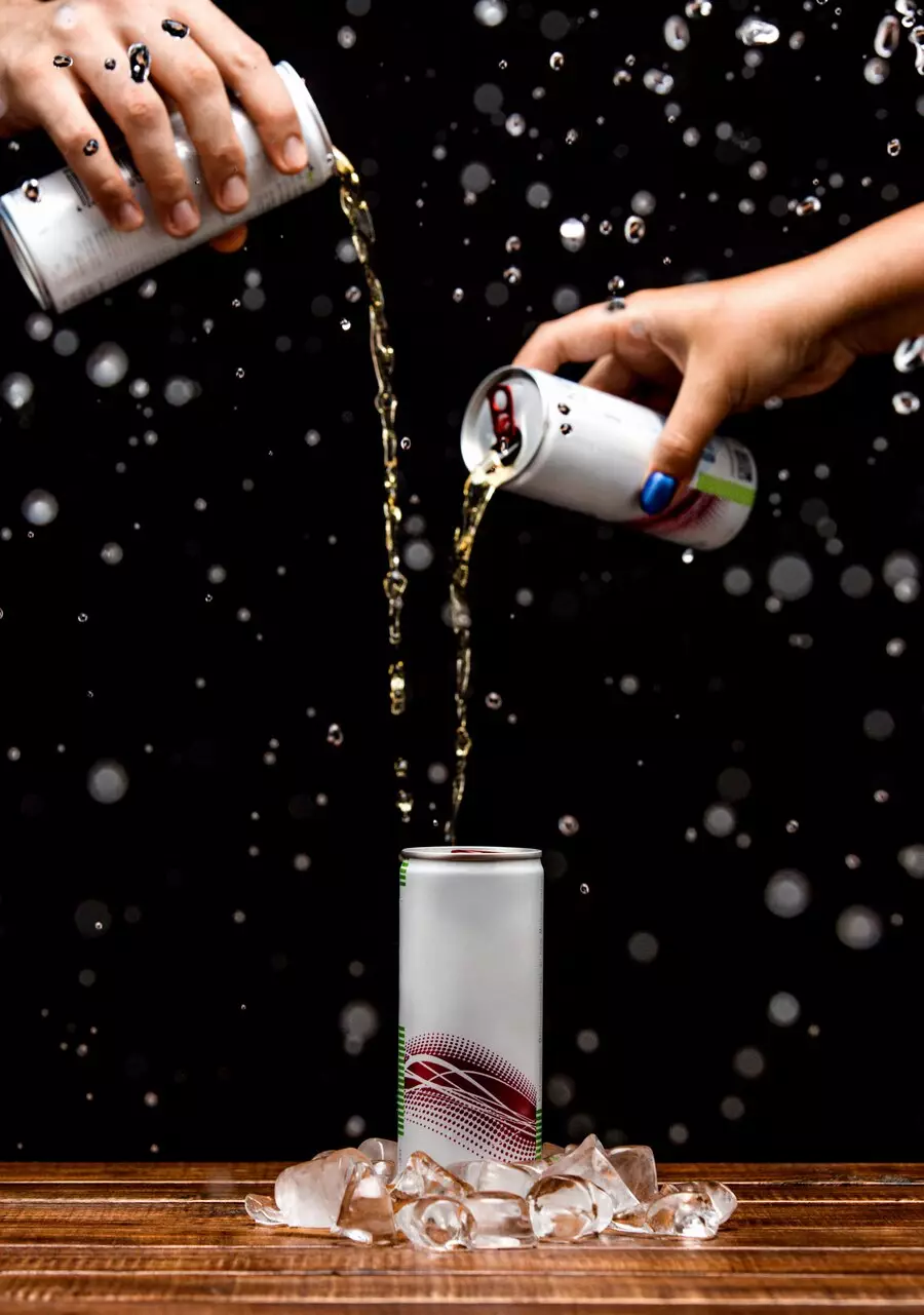 Kenapa kaleng soda mengeluarkan suara  Kenapa kaleng soda mengeluarkan suara