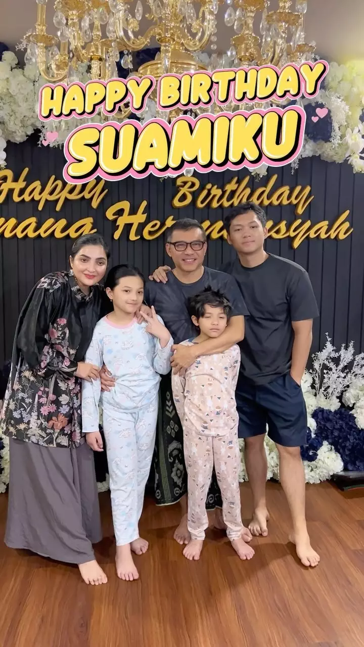 Anang sambut Krisdayanti saat bertandang  © berbagai sumber Anang sambut Krisdayanti saat bertandang  © berbagai sumber