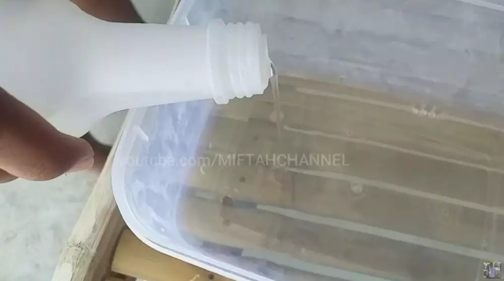 trik menghilangkan kutu kasur pakai cuka © YouTube trik menghilangkan kutu kasur pakai cuka © YouTube