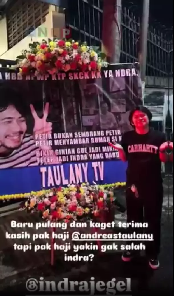 karangan bunga andre taulany untuk seleb © 2024 brilio.net karangan bunga andre taulany untuk seleb © 2024 brilio.net