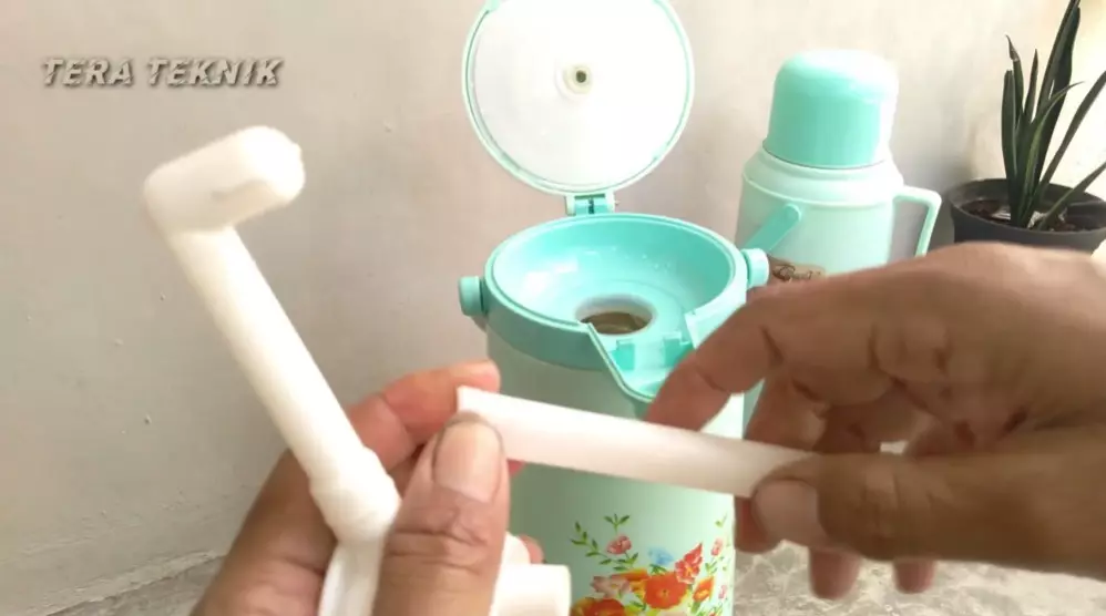 memperbaiki termos bocor cuma pakai 2 alat © YouTube