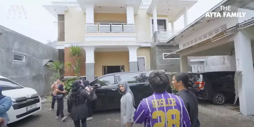 rumah masa kecil Krisdayanti di Malang © YouTube rumah masa kecil Krisdayanti di Malang © YouTube