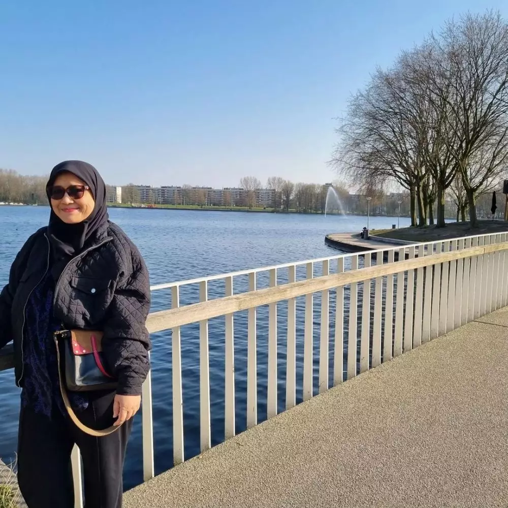 potret terbaru pacar indro warkop © berbagai sumber