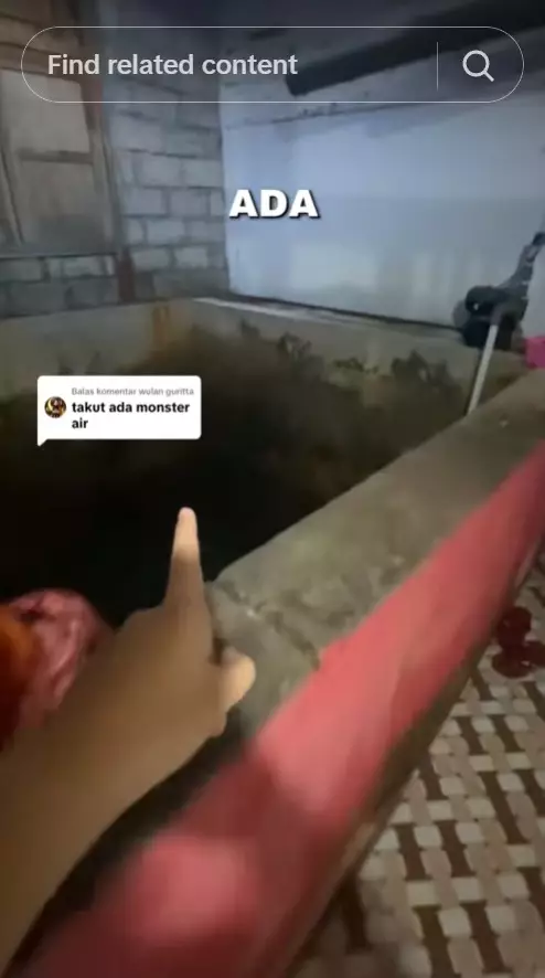 Wanita ini punya rumah sekelilingnya kuburan © TikTok