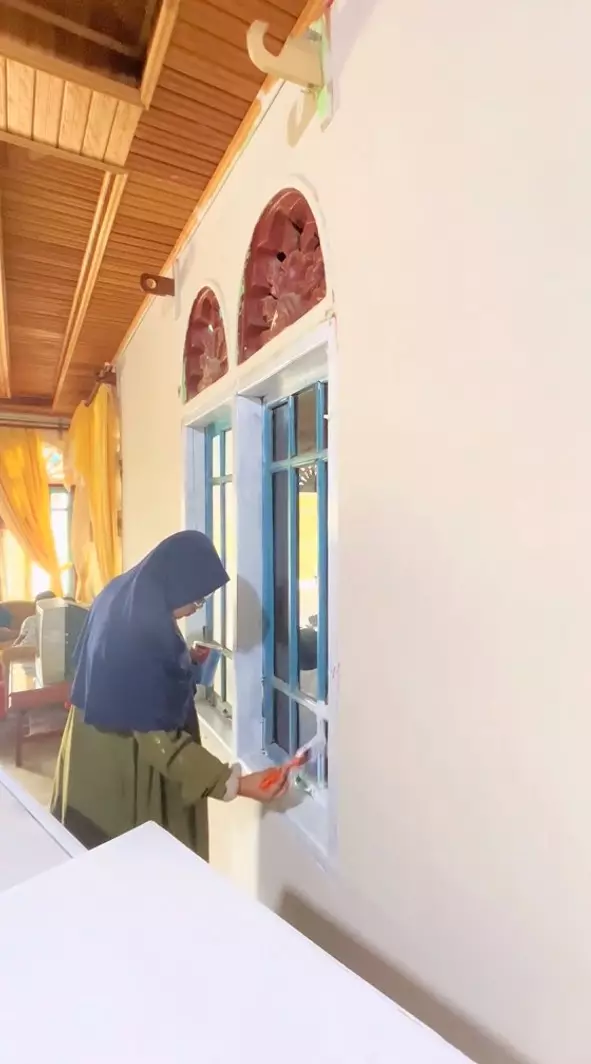 Rumah jadul orang tua dimakeover gegara sumpek © TikTok Rumah jadul orang tua dimakeover gegara sumpek © TikTok
