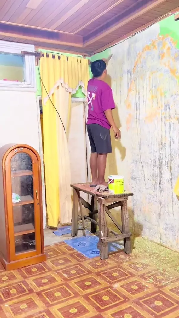 Rumah jadul orang tua dimakeover gegara sumpek © TikTok Rumah jadul orang tua dimakeover gegara sumpek © TikTok