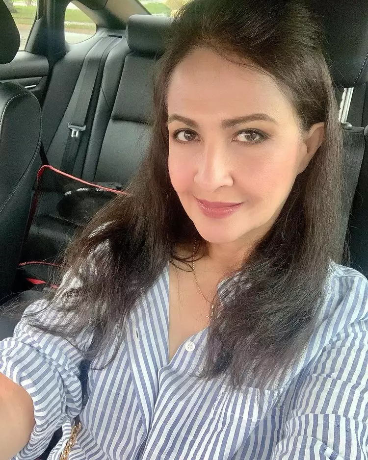 Shirley Malinton jadi PNS © berbagai sumber Shirley Malinton jadi PNS © berbagai sumber