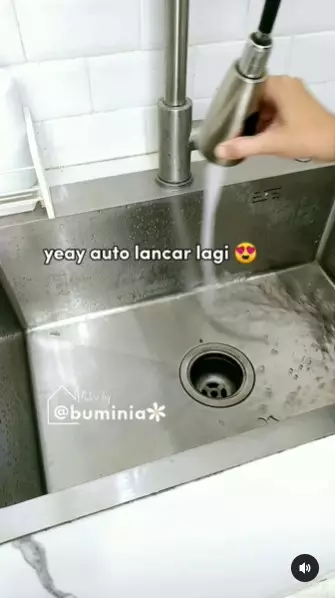 Ini trik atasi wastafel mampet cuma pakai 2 sampah dapur © Instagram